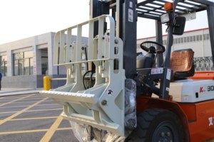 Garfos Articulados de Cilindro Duplo Adequados para Empilhadeiras de 3-7 Toneladas, Vários Acessórios para Empilhadeiras - Product Image 3