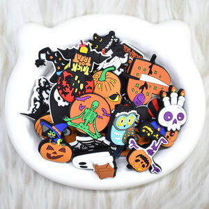 Designer de luxe Halloween fantôme et citrouille résine caoutchouc chaussures breloques nouvelles décorations d'ornement d'halloween pour chaussures - Product Image 1