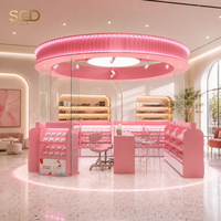 Maßgefertigter Nagelstudio-Vitrinenschrank, Beauty-Store-Ausstellungsregal mit LED-Beleuchtung und offenen Regalen für den gewerblichen Einzelhandel