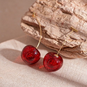 Orecchini pendenti da donna con ciliegie rosse, gioielli alla moda e dolci - Product Image 3
