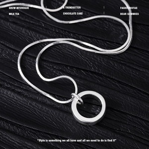 Collar sencillo de hueso de serpiente, diseño circular de plata de ley S925 para mujer, uso diario - Product Image 3