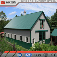 Abri pour bétail de ferme en métal léger au design moderne structure en acier stable pour chevaux à vendre