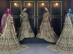 Lehenga Choli en velours de créateur avec traîne allongée et ornements en pierres complexes pour mariages et fêtes grandioses, prêt à porter - Product Image 6