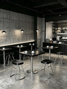 Conjunto de Mesa y Sillas de Estilo Industrial, de Madera Maciza, Cuadradas y Pequeñas, con Hierro Forjado Plateado, para Cafeterías, Restaurantes y Bares Comerciales - Product Image 4