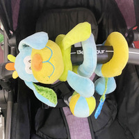 Jouet en peluche en spirale en forme d'ours en matériau doux personnalisé par le fabricant pour poussette de bébé pour la fête des enfants Jouet en peluche animal
