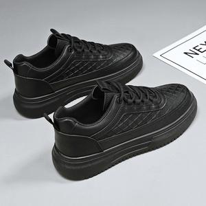 La fábrica vende al por mayor zapatos casuales de moda para hombre, así como calzado deportivo ligero y transpirable para exteriores. - Product Image 2