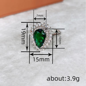 Anello da donna di lusso B587 in argento 925 con pietra verde a goccia taglio pera, montatura a griffe, gioielli da festa, gioielli piercing - Product Image 4
