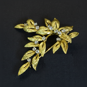 Broche en forme de fleur de diamant en or jaune 18 carats Broche en diamant de couleur blanche à coupe ronde pour bijoux de mode pour femmes - Product Image 1