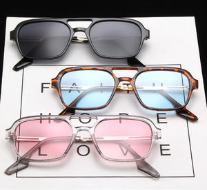 Gafas de Sol de Aviador Vintage DLL334 con Lentes de Color Tintado, Montura Cuadrada Estilo Tony Stark 2021, Gafas de Moda DL para Mujer - Product Image 5