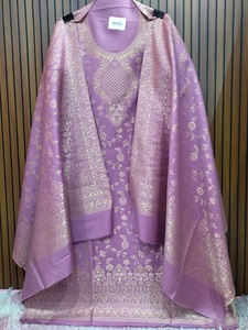 Ensemble Kurti Pant en coton ethnique tendance de style indien pour femmes, non cousu, en soie avec motif imprimé, pour mariage, fête festive, vente en gros - Product Image 2