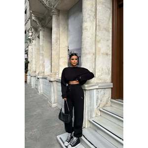 Survêtement noir à capuche style vintage pour l'automne/hiver, respirant, léger, grandes tailles, avec logo imprimé, style vintage uni - Product Image 1