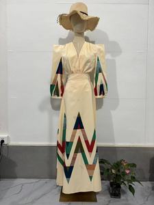 Completo Set <span class=keywords><strong>Donna</strong></span>: Abito da Lavoro Elegante con Stampa di Tendenza, Nuova Collezione Primavera 2026 - Vendita all'Ingrosso per Boutique - Product Image 6