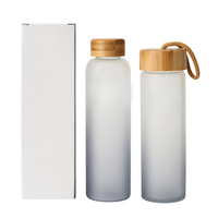 Fantaisie cylindrique Bouteille D'eau En Verre Borosilicate Avec Personnalisé Givré Et Marques de Temps
