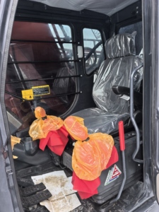 Excavadora Hitachi ZX210 Modelo 2023 Fabricada en Japón con Certificación EPA y CE, Peso Operativo de 21 Toneladas con Componentes de Motor, Bomba y Engranajes - Product Image 5