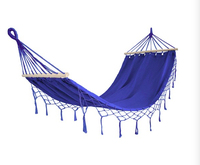 Hamac balançoire d'extérieur moderne, grand, durable et écologique avec support en bois et tissu en coton à pompons pour patio, arbre, parc et camping
