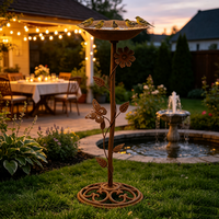 Bain d'oiseaux vintage rustique en métal avec motif floral et papillon, décoration de jardin extérieur