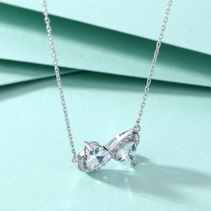 Collier avec pendentif en zircon cubique en forme de cœur avec chaîne à maillons pour femmes, tendance, plaqué rhodium, cadeau de fiançailles, de fête ou de mariage - Product Image 2
