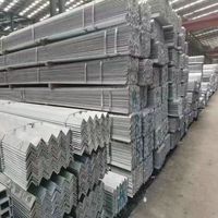 Barre d'angle en acier pré-perforée et rainurée pour système de rayonnage et de stockage en entrepôt