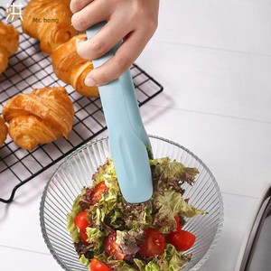 Set di Tre Pinze Multifunzione in Polipropilene con Impugnatura Antiscivolo, Modello Yangjiang Trecentovventuno per Bistecche, Torte e Pane - Product Image 2