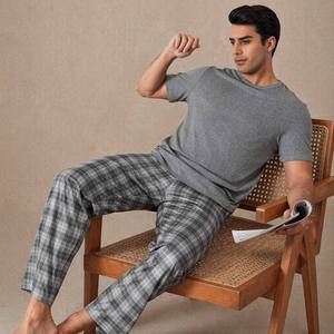 Ensemble de pyjama d'été de luxe personnalisé pour homme, vêtements de détente doux à manches courtes et pantalon long, fournisseur de vêtements de nuit - Product Image 1