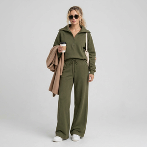 Conjunto Deportivo de 2 Piezas para Mujer, Color Verde Oliva, Sudadera con Media Cremallera y Pantalones Anchos, Estilo Casual y Holgado - Product Image 1