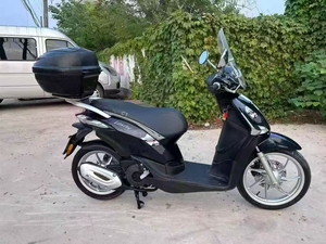 Scooter a Gas <span class=keywords><strong>Piaggio</strong></span> <span class=keywords><strong>Liberty</strong></span> 150S con Motore a Tre Valvole I-get, Freno a Disco Anteriore ABS, Certificazione Euro4, Parabrezza e Vano Portaoggetti Posteriore - Product Image 4