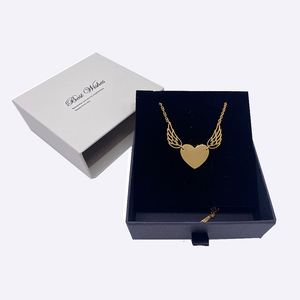 Collar Personalizado con Grabado, Resistente al Agua, con Colgante de Corazón y Alas de Ángel en Oro de 18K, Chapado en Oro sobre Plata, Acero Inoxidable - Product Image 3