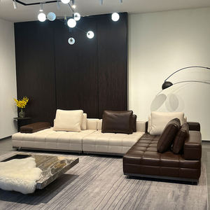 Sofá Seccional Modular Italiano Budapest, Tapizado en Cuero Genuino, Muebles Modernos de Lujo para Sala de Estar de Villa - Product Image 1