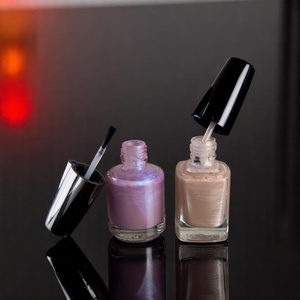 Casquette de luxe pour vernis à ongles - Product Image 1