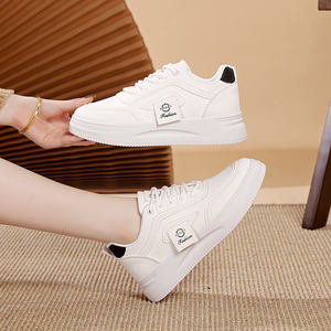 Nouvelles chaussures de sport décontractées respirantes, légères, semelles souples antidérapantes, faciles à assortir, pour le campus, les windsurfers, disponibles en plusieurs couleurs - Product Image 3