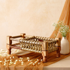 Plateau Khatiya en bois éco-responsable au design moderne haut de gamme, mini plateau de service Charpai, plateau à thé, fruits secs, collations, artisanal, pour mariage - Product Image 1