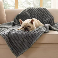 Plaid pour meubles en velours de laine d'agneau à carreaux, couverture chaude pour animaux de compagnie, résistante à l'eau