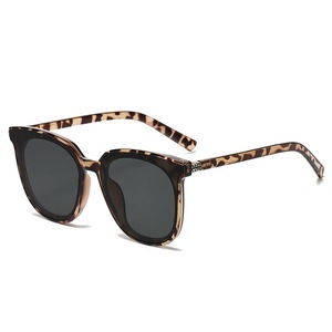 Lunettes de soleil Miumiu Cat Eye à monture intégrale UV400 pour femmes, lunettes de soleil tendance pour la conduite - Product Image 2