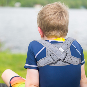 Einstellbare atmungsaktive obere Rückens tütze zur Korrektur der Körper haltung von Kindern - Product Image 5