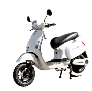 Scooter électrique bleu clair, vélo de ville pour adultes, scooter avec détails chromés, siège noir, vélo électrique - Product Image 4