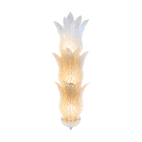 Applique murale verticale à trois feuilles en verre soufflé à la main, lampe murale LED chaude pour chambre, couloir, entrée de villa, éclairage décoratif
