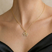Gemnel Nouveau Style Collier Pendentif Cheval Romantique pour Filles, en Laiton et Zirconia 5A, avec Chaîne à Maillons