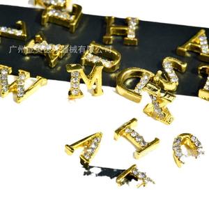 Nuevos Colgantes de Moda de Aleación con Letras de la A a la Z, Estilo Hip-Hop Europeo Americano, con Diamantes de Imitación Plateados, para Chicas Modernas - Product Image 2