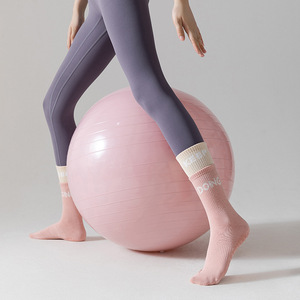 Yoga <b>Socks</b> Color Blocked Mid Calf Non Slip Professional For Pilates And Yoga Cotton All Seasons - Product Image 2