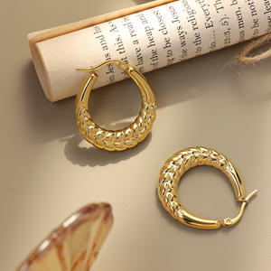 BINSHUO vente en gros personnalisé C boucle d'oreille en acier inoxydable bijoux plaqué or 18 carats amour croix grosse Huggie boucles d'oreilles pour les femmes - Product Image 5