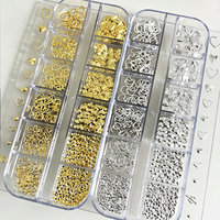 12 grilles de breloques pour ongles en métal doré et argenté, style punk, motifs cœur creux, fleur, papillon, strass métalliques pour nail art et manucure