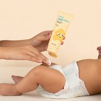 Crème Apaisante et Réparatrice pour Érythème Fessier Bébé à l'Oxyde de Zinc – Soin Corporel Doux et Sûr pour Peau Délicate (OEM)
