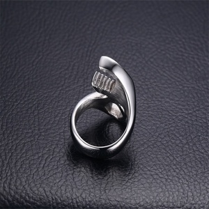 Anillo de Acero Inoxidable con Diseño Único de Llave Mecánica, Chapado en Oro de 18K, Estilo Biker, Joyería de Alta Calidad - Product Image 4