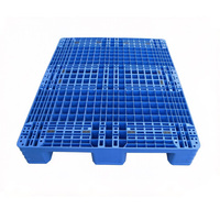 Palettes en plastique robustes utilisées pour les rayonnages logistiques, les entrepôts industriels et diverses applications de charges lourdes