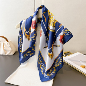 Sciarpa Quadrata in Seta Satinata da Donna 70x70cm, Stampa a Catena <span class=keywords><strong>di</strong></span> Lusso, Firmata, Designer, Hijab Musulmano Estivo 2026 - Product Image 3