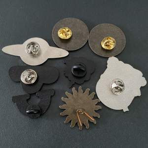 Del fumetto Cielo della Stella della Luna Sole Arcobaleno Pianeta Lasciare Che il Divertimento di Lustro in Primavera Smalto Morbido Risvolto Badge Pin - Product Image 2