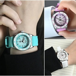 Reloj de Cuarzo para Mujer San Martin SN0151GS de 32.5mm, Reloj de Pulsera de Lujo a la Moda, Reloj de Pareja con Esfera de Nácar y Cristal de Zafiro, Resistente al Agua 200m - Product Image 5
