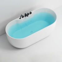Baignoire autoportante ovale cannelée en acrylique au design moderne, écologique, durable, facile à nettoyer, pour une immersion profonde dans la salle de bain