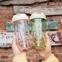 Gobelet portable en plastique de 600 ml avec sangle de poignet, paille anti-fuite, logo personnalisable pour la rentrée scolaire, les filles, l'été et le camping