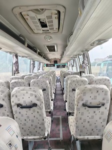Autocar d'occasion Yutong 55 places avec configuration 2+3, moteur Yuchai, conduite à gauche, idéal pour les trajets quotidiens et les voyages de pèlerinage religieux. - Product Image 6